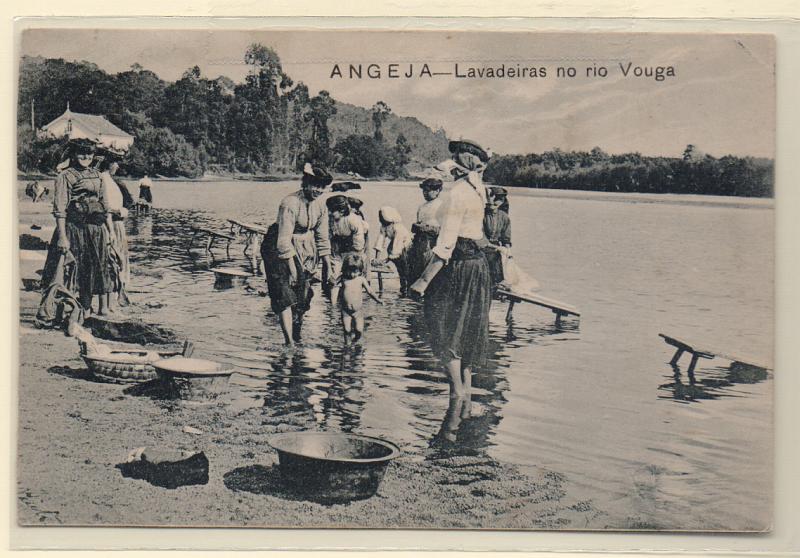 1937.jpg -     Lote:    1937      Lotes pelo Correio              Descrição:         Costumes. Angeja &mdash; Lavadeiras no rio Vouga. Usado.         PI       Valor Base:     &euro; 15,00     Valor Venda:     &euro; 15,00       