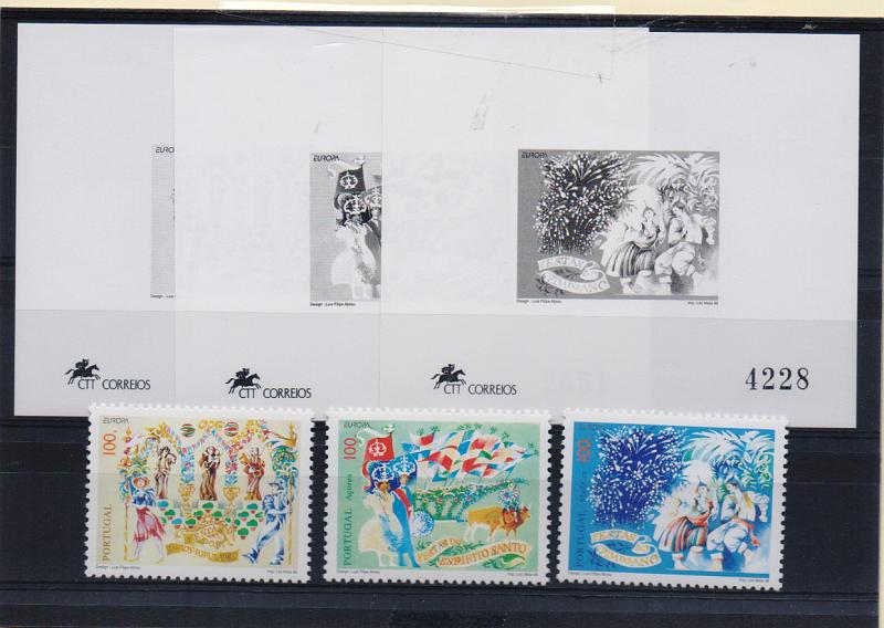 2040.jpg -     Lote:    2040      Lotes pelo Correio              Descrição:         1998 &mdash; Europa. Provas a preto dos selos CE2486/88, distribuídas com as carteiras anuais + série completa.         PRV       Valor Base:     &euro; 5,00     Valor Venda:     Retirado     