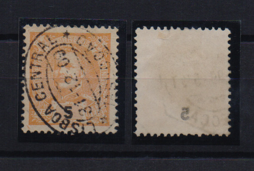 2056.jpg -     Lote:    2056      Lotes pelo Correio              Descrição:         1895/96 &mdash; D. Carlos I Mouchon. CE127, 5 reis laranja. Um selo com a taxa ligeiramente deslocada e outro com impressão no verso da taxa.         O       Valor Base:     &euro; 3,00     Valor Venda:     Retirado     