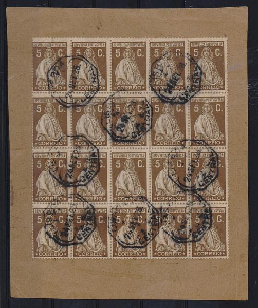 2220.jpg -     Lote:    2220      Lotes pelo Correio       Portugal       Descrição:         1926 &mdash; Ceres. Emissão Londres. CE399, 5c sépia. Fragmento com bloco de 20 selos.         FRG       Valor Base:     &euro; 5,00     Valor Venda:     Retirado     