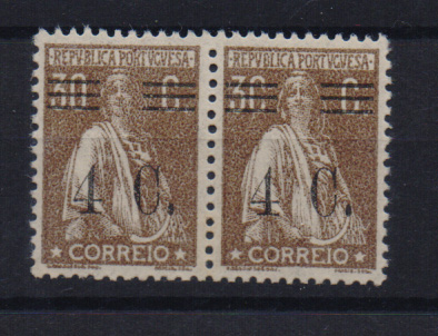 2227.jpg -     Lote:    2227      Lotes pelo Correio       Portugal       Descrição:         1928/29 &mdash; Ceres, com sobretaxa. CE452, 4C s/ 30C castanho. Par horizontal, com variedade de cliché no 2.º selo "3C". Fenda V         ***       Valor Base:     &euro; 12,00     Valor Venda:     &euro; 16,00       