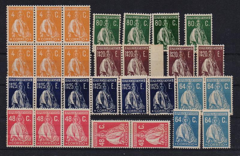 2238.jpg -     Lote:    2238      Lotes pelo Correio       Portugal       Descrição:         1926/29 &mdash; Ceres. Emissão Londres + Ceres. Gravura retocada. Lote composto por: CE407 (par vertical + tira de 3 selos), CE409 (par + 2 selos), CE495 (bloco de 6 selos), CE507 (4 selos), CE509 (par + dois selos), CE510 (dois pares + dois selos). Valor de catálogo &euro; 165,00.         ***       Valor Base:     &euro; 16,00     Valor Venda:     &euro; 20,00       