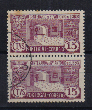 2246.jpg -     Lote:    2246      Lotes pelo Correio       Portugal       Descrição:         1931 &mdash; 7.º Centenário da Morte de S. António. CE531, 15C. Par vertical, com um dos selos com erro CORREFIO".         O       Valor Base:     &euro; 5,00     Valor Venda:     &euro; 10,00       