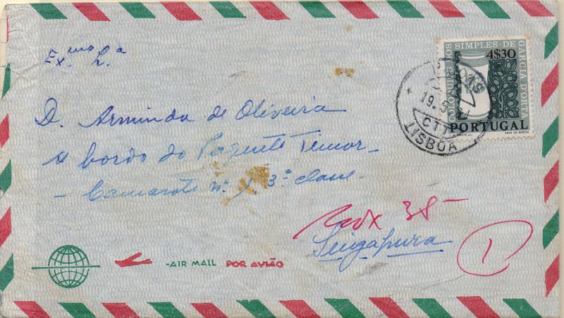 2321.jpg -     Lote:    2321      Lotes pelo Correio       Portugal       Descrição:         1964 &mdash; 4.º Centenário da Publicação em Goa dos "Colóquios dos Simples e Drogas" de Garcia d'Orta. CE927, 4$30 sobre carta circulada de Lisboa (19.04.64) para bordo do Paquete Timor em Singapura.         Carta       Valor Base:     &euro; 8,00     Valor Venda:     Retirado     