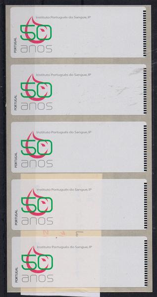 2438.jpg -     Lote:    2438      Lotes pelo Correio       Portugal       Descrição:         2008 &mdash; Instituto Nacional do Sangue. CE ETQ45. Tira com 5 etiquetas sem impressão do valor.         PRV       Valor Base:     &euro; 5,00     Valor Venda:     &euro; 5,00       