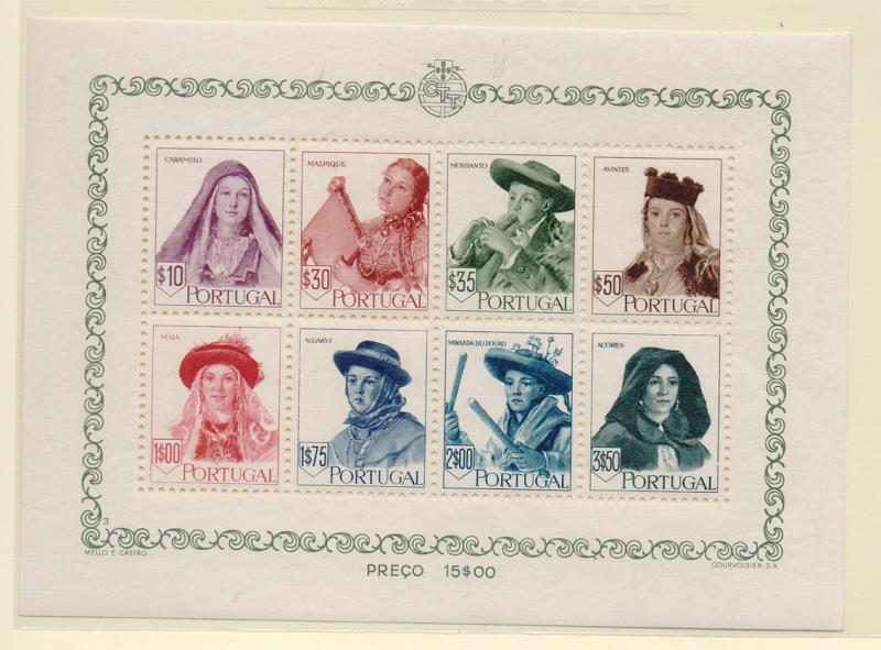 2464.jpg -     Lote:    2464      Lotes pelo Correio       Portugal       Descrição:         1847 &mdash; Costumes Portugueses * 2.ª emissão. CE BLC13. Regomado. Valor de catálogo &euro; 285,00.         BLC***       Valor Base:     &euro; 25,00     Valor Venda:     &euro; 27,00       