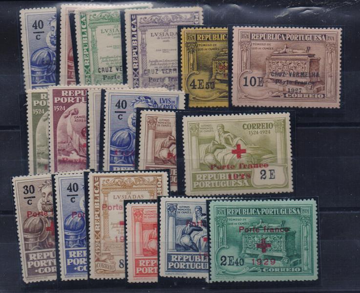 2488.jpg -     Lote:    2488      Lotes pelo Correio       Portugal       Descrição:         1927/29 &mdash; Porte Franco. Cruz Vermelha. Selos do 4.º Centenário do Nascimento de Luís de Camões com sobrecarga. CE CVP 5/22. Lote composto pelas três séries completas dos anos de 1927, 1928 e 1929.Valor de catálogo &euro; 45,00.         ***       Valor Base:     &euro; 6,00     Valor Venda:     &euro; 10,00       