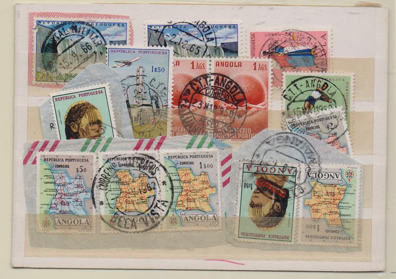 2660.jpg -     Lote:    2660      Lotes pelo Correio       Angola       Descrição:         Marcofilia diversa. Angola. Lote com 14 selos com obliterações diferentes sobre selos de diversas emissões. Lote a ver.         Lote       Valor Base:     &euro; 4,00     Valor Venda:     Retirado     