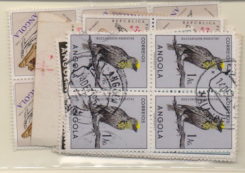 2814.jpg -     Lote:    2814      Lotes pelo Correio              Descrição:         Ultramar. Lote composto por 19 quadras + 2 blocos de 6 selos de Angola e Moçambique. Lote a ver.         Lote       Valor Base:     &euro; 4,00     Valor Venda:     &euro; 6,00       