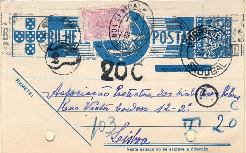 0516.jpg -     Lote:    516                   Descrição:         Porteado. 1936/39 &mdash; Tudo pela Nação. OM83, $25 azul. Circulado de Sabugal (22.09.41) para Lisboa, com insuficiência de franquia. Porteado indevidamente com $20 CE POR47 em vez de $10. Furos de arquivo.        IC       Valor Base:     &euro; 10,00     Valor Venda:     &euro;      