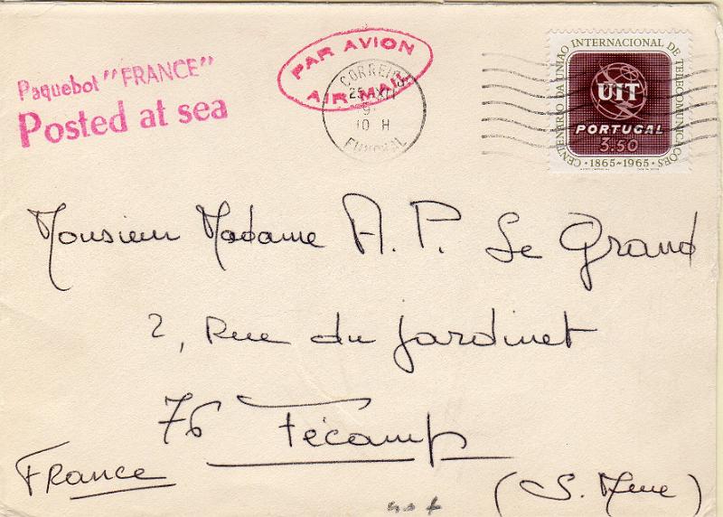 0663.jpg -     Lote:    663                   Descrição:         Correio marítimo. Correio de bordo. Sobrescrito lançado a bordo do Paquete "FRANCE" e entregue no Funchal (25.12.1970) com selo de 3$50 CE954 com destino a França. Carimbo batido a vermelho "PAQUEBOT "FRANCE" / POSTED AT SEA".        Carta       Valor Base:     &euro; 20,00     Valor Venda:     &euro;      