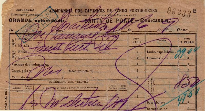 0689.jpg -     Lote:    689                   Descrição:         Marcas ferroviárias nominativas. Carta de porte da Companhia dos Caminhos de Ferro Portugueses datada de 13.06.29, com carimbo batido a verde-azul "RIBEIRA VELHA / CENTRAL".        DOC       Valor Base:     &euro; 15,00     Valor Venda:     &euro;      
