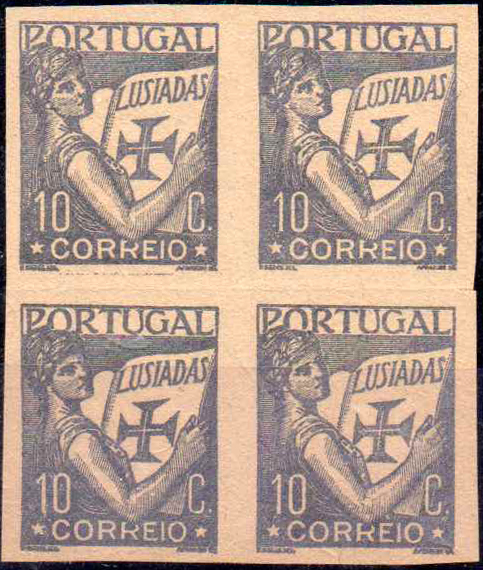 0791.jpg -     Lote:    791                   Descrição:         1931 &mdash; Lusíadas. Quadra de provas não denteadas para o selo de 10C, em azul sobre papel amarelado (cor e papel não aprovados).        PRV       Valor Base:     &euro; 10,00     Valor Venda:     &euro;      