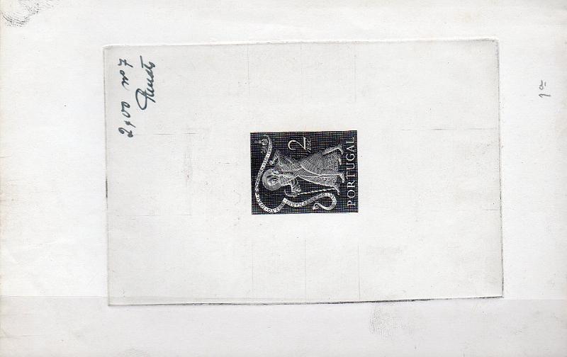 0830.jpg -     Lote:    830                   Descrição:         1950 &mdash; 4.º Centenário da Morte de S. João de Deus. CE727. Prova de artista. Uma gravura do selo de 2$00 em preto com inscrição manuscrita "2,00 n.º 7" e assinatura do autor.        PRV       Valor Base:     &euro; 20,00     Valor Venda:     &euro;      