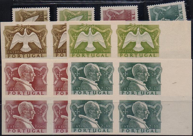 0832.jpg -     Lote:    832                   Descrição:         1951 &mdash; Encerramento do Ano Santo. CE733/736. Série completa de provas em quadras bordos de folha, não denteados, nas taxas e cores aprovadas, em papel liso não gomadas + série completa sem charneira. MB e R.        PRV       Valor Base:     &euro; 50,00     Valor Venda:     &euro;      