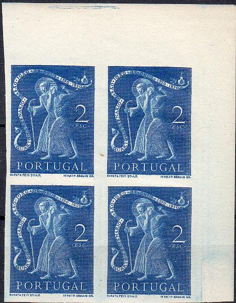 0840.jpg -     Lote:    840                   Descrição:         1950 &mdash; 4.º Centenário da Morte de S. João de Deus. CE757, 2$00 azul. Quadra de provas de cor (cor aprovada), não denteada, canto de folha, papel liso, impressas a talhe doce. MB e MR.        PRV       Valor Base:     &euro; 20,00     Valor Venda:     &euro;      