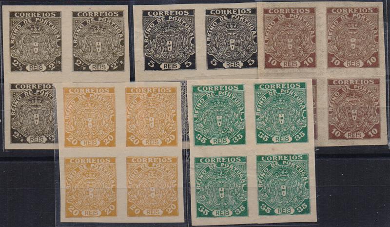 0872.jpg -     Lote:    872                   Descrição:         1919 &mdash; Escudo Nacional Monárquico. Não Emitidos. Série completa CE NE&frac14; em quadras + quadra de 20 reis amarelo. Todas não denteadas.        PRV       Valor Base:     &euro; 40,00     Valor Venda:     &euro;      