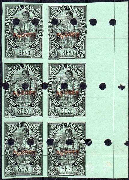 0878.jpg -     Lote:    878                   Descrição:         1925 &mdash; Centenário de Camilo Castelo Branco, com sobrecarga "AÇORES". CE239, 3$20 verde oliva. Bloco bordo de folha, com 6 provas de cor, não denteadas, nas cores finais, com furos de segurança da casa impressora.        PRV       Valor Base:     &euro; 15,00     Valor Venda:     &euro;      