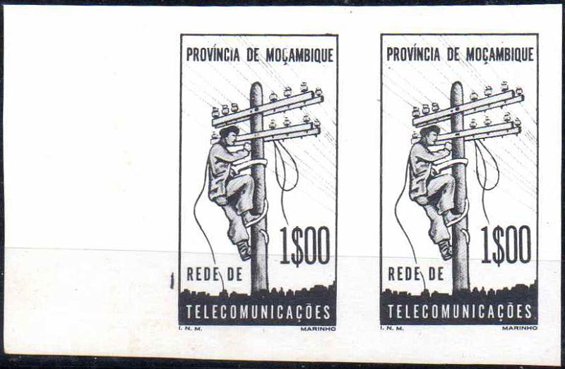 0905.jpg -     Lote:    905                   Descrição:         1965 &mdash; Imposto Postal. Rede de Telecomunicações. CE IP71, 1$00. Par de provas com fundo branco, não denteadas, bordo de folha.        PRV       Valor Base:     &euro; 10,00     Valor Venda:     &euro;      