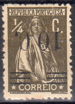 0948.jpg -     Lote:    948                   Descrição:         1928/29 &mdash; Ceres com sobretaxa. CE453, 10C s/ &frac14; C sépia. Selo com sobrecarga invertida e com barramento tipo V. Valor de catálogo &euro; 195,00 só pela sobrecarga invertida sem considerar o barramento. MR.        *       Valor Base:     &euro; 40,00     Valor Venda:     &euro;      