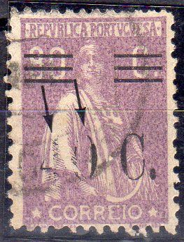 0951.jpg -     Lote:    951                   Descrição:         1928/29 &mdash; Ceres com sobretaxa. CE474, 40C s/ 80C violeta, papel liso, denteado 12x11 &frac12;. Selo com impressão deficiente da sobretaxa.        O       Valor Base:     &euro; 6,00     Valor Venda:     &euro;      