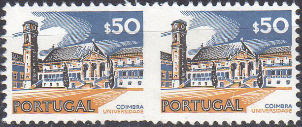 0964.jpg -     Lote:    964                   Descrição:         1972/74 &mdash; Paisagens e Monumentos. CE1129 (1972), $50 - Universidade de Coimbra. Par horizontal com falta do denteado vertical entre os selos.        ***       Valor Base:     &euro; 12,00     Valor Venda:     &euro;      