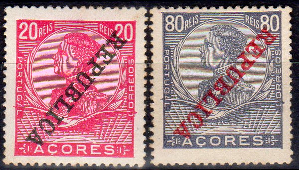 0984.jpg -     Lote:    984                   Descrição:         1911 &mdash; D. Manuel II, com sobrecarga REPUBLICA. CE125 e 129, 20 reis, carmim e 80 reis, ardósia, em papel porcelana, com a sobrecarga invertida.        **       Valor Base:     &euro; 12,00     Valor Venda:     &euro;      