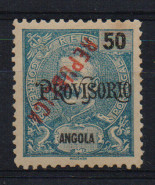 0996.jpg -     Lote:    996                   Descrição:         1914 &mdash; D. Carlos I, com sobrecarga "PROVISORIO" e "REPUBLICA local. CE176, 50 reis azul. Selo com a sobrecarga REPUBLICA invertida, com um ponto de óxido.        **       Valor Base:     &euro; 8,00     Valor Venda:     &euro;      