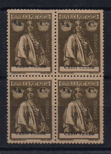 1005.jpg -     Lote:    1005                   Descrição:         1914 &mdash; Ceres. CE137, &frac14; sépia, denteado 15x14, papel liso. Quadra com a impressão deslocada do valor e da legenda.        ***       Valor Base:     &euro; 6,00     Valor Venda:     &euro;      