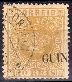 1008.jpg -     Lote:    1008                   Descrição:         1879/84 &mdash; Tipo Coroa. Selos de Cabo Verde com sobrecarga grande "GUINÉ". CE12, 20 reis bistre, denteado 12 &frac12;. Selo com a sobrecarga deslocada.        O       Valor Base:     &euro; 10,00     Valor Venda:     &euro;      