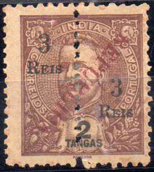 1024.jpg -     Lote:    1024                   Descrição:         1914 &mdash; D. Carlos I Mouchon, com sobretaxa e perfurados ao meio, com sobrecarga REPUBLICA local. CE291, 3 reis s/ 2 Tangas. Selo com a sobrecarga invertida.        *       Valor Base:     &euro; 10,00     Valor Venda:     &euro;      