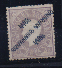 1036.jpg -     Lote:    1036                   Descrição:         1895 &mdash; D. Luís I, fita direita, com sobrecarga do "Centenário Antonino". CE44, 25 reis violeta. Selo com dupla sobrecarga. Valor de catálogo &euro; 150,00.        *       Valor Base:     &euro; 50,00     Valor Venda:     &euro;      