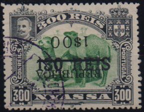 1074.jpg -     Lote:    1074                   Descrição:         1918 &mdash; D. Carlos I, com sobretaxa e sobrecarga REPUBLICA local. CE81, 1$00 s/ 130 reis s/ 300 reis verde. Selo com sobretaxa invertida. Valor de catálogo &euro; 40,00.        O       Valor Base:     &euro; 12,00     Valor Venda:     &euro;      