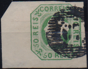 1092.jpg -     Lote:    1092                   Descrição:         1853 &mdash; D. Maria II. CE3, 50 reis verde azul, canto de folha, com margens excecionais, obliterado com carimbo numérico da 1.ª reforma de 20 barras "67 &mdash; OLIVEIRA DE AZEMÉIS". Ligeiras transparências nos bordos, não afetando o selo. Valor de catálogo &euro;3.400,00.        O       Valor Base:     &euro; 175,00     Valor Venda:     &euro;      