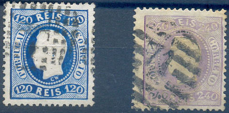 1121.jpg -     Lote:    1121                   Descrição:         1867/70. D. Luís I. Fita curva. Denteado. Lote de 2 selos CE34/35. Selo de 120 reis, azul e 240 reis, lilás malva. Carimbo "71" &mdash; Peso da Régua. Valor de catálogo &euro; 1,005,00.        O       Valor Base:     &euro; 95,00     Valor Venda:     &euro;      