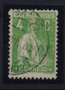 1195.jpg -     Lote:    1195                   Descrição:         1917/20 &mdash; Ceres. CE226, 4c verde, denteado 12x11 &frac12;. Selo com "4" grosso. Valor de catálogo &euro; 250,00.        O       Valor Base:     &euro; 50,00     Valor Venda:     &euro;      