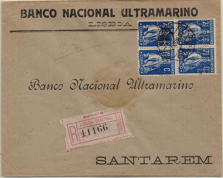 1196.jpg -     Lote:    1196                   Descrição:         1917/20 &mdash; Ceres. Sobrescrito circulado registado de Lisboa (02.06.21) para Santarém, com quadra de 7 &frac12; c azul CE229, perfurados com B.N.U.. MB.        Carta       Valor Base:     &euro; 15,00     Valor Venda:     &euro;      
