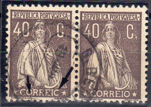 1214.jpg -     Lote:    1214                   Descrição:         1924/26 &mdash; Ceres. Novas taxas e cores. CE283, 40C chocolate. Par horizontal, um dos selos com a variedade CORREIC. Valor de catálogo &euro; 75,00.        O       Valor Base:     &euro; 12,00     Valor Venda:     &euro;      