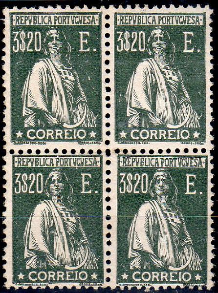 1222.jpg -     Lote:    1222                   Descrição:         1924/26 &mdash; Ceres. CE295, 3$20. Quadra. Dois selos com sinal de charneira e dois sem sinal. Valor de catálogo &euro; 448,00.        ***/**       Valor Base:     &euro; 50,00     Valor Venda:     &euro;      