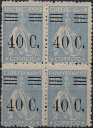 1273.jpg -     Lote:    1273                   Descrição:         1928/29 &mdash; Ceres, com sobretaxa. CE475, 40c s/ 90c azul claro, denteado 12x11 &frac12;. Quadra, com um selo com barramento tipo IX. Valor de catálogo &euro; 140,00.        ***       Valor Base:     &euro; 28,00     Valor Venda:     &euro;      