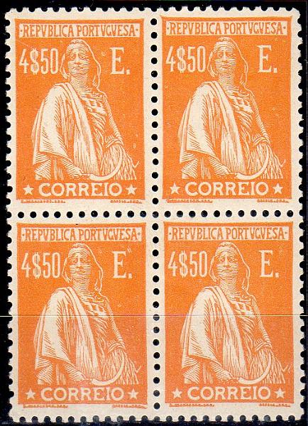 1286.jpg -     Lote:    1286                   Descrição:         1930 &mdash; Ceres. Gravura retocada. CE512, 4$50 amarelo laranja. Quadra. Valor de catálogo &euro; 660,00. MB e MR.        ***       Valor Base:     &euro; 90,00     Valor Venda:     &euro;      