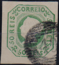 1347.jpg -     Lote:    1347                   Descrição:         1853 &mdash; D. Maria II. Precursores dos Açores. CE3, 50 reis verde, com margens muito largas, exemplar muito bonito, obliterado com carimbo numérico da 1.ª reforma de 20 barras "49 &mdash; HORTA". Valor de catálogo &euro; 2.250,00.        O       Valor Base:     &euro; 200,00     Valor Venda:     &euro;      