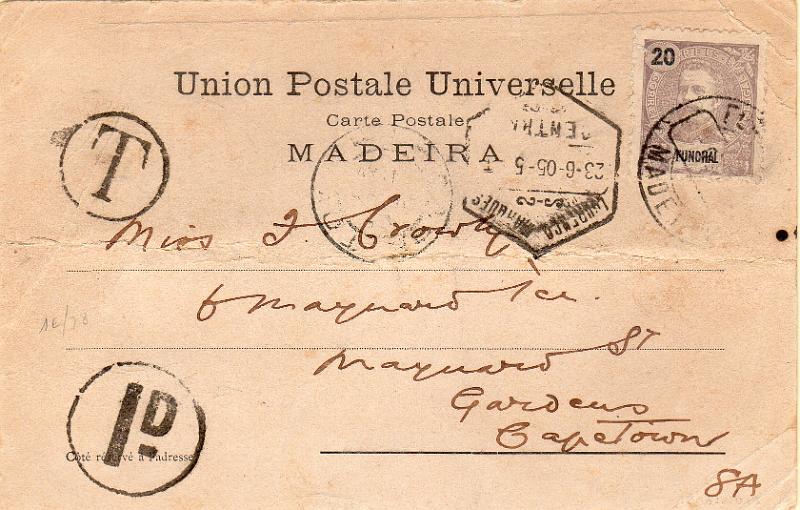 1381.jpg -     Lote:    1381                   Descrição:         1897 &mdash; D. Carlos I Mouchon. Postal ilustrado circulado do Funchal para Cape Town, porém remetido por erro para Lourenço Marques (23.06.05), com selo de 20 reis CE17, porteado com 1d por insuficiência de porte.        IP       Valor Base:     &euro; 15,00     Valor Venda:     &euro;      