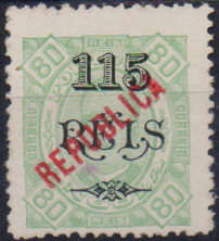1394.jpg -     Lote:    1394                   Descrição:         1914 &mdash; D. Carlos I tipo Diogo Neto. Selos de 1903 com sobrecarga REPUBLICA local. CE170, 115 s/ 80 reis verde, denteado 12 &frac12;. Emitidos sem goma. Valor de catálogo &euro; 280,00.        *       Valor Base:     &euro; 50,00     Valor Venda:     &euro;      