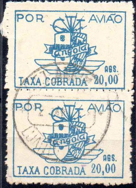 1410.jpg -     Lote:    1410                   Descrição:         1947 &mdash; Correio Aéreo. Emblema dos CTT. CE CA18, 20,00 Angolares, azul. Par vertical. Valor de catálogo &euro; 312,00.        O       Valor Base:     &euro; 60,00     Valor Venda:     &euro;      