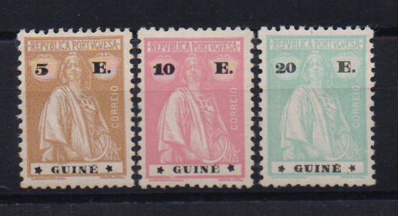1451.jpg -     Lote:    1451                   Descrição:         1925 &mdash; Ceres. Novas cores e valores. CE198/200. Fechos de série. Todos com estrelas nas posições III/IV. Valor de catálogo &euro; 205,00. MB.        **       Valor Base:     &euro; 40,00     Valor Venda:     &euro;      