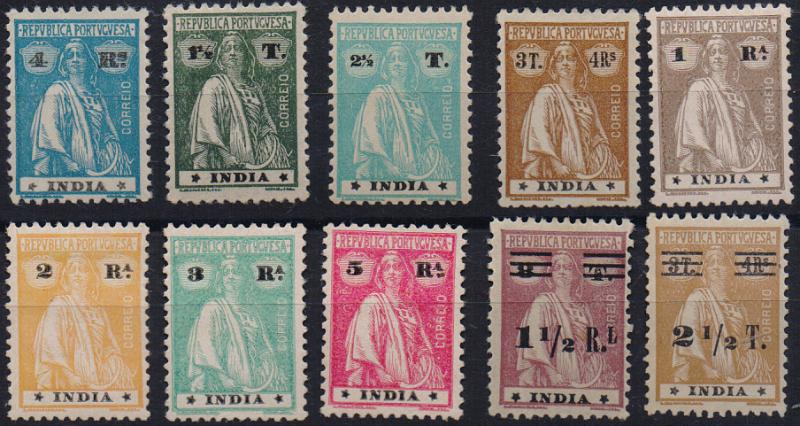 1486.jpg -     Lote:    1486                   Descrição:         1922/31 &mdash; Ceres + Ceres, com sobretaxa. CE314/321 + CE325/326. As duas séries completas. Selo de 3R CE320 com muito ligeira transparência. Valor de catálogo &euro; 311,00.        **       Valor Base:     &euro; 50,00     Valor Venda:     &euro;      