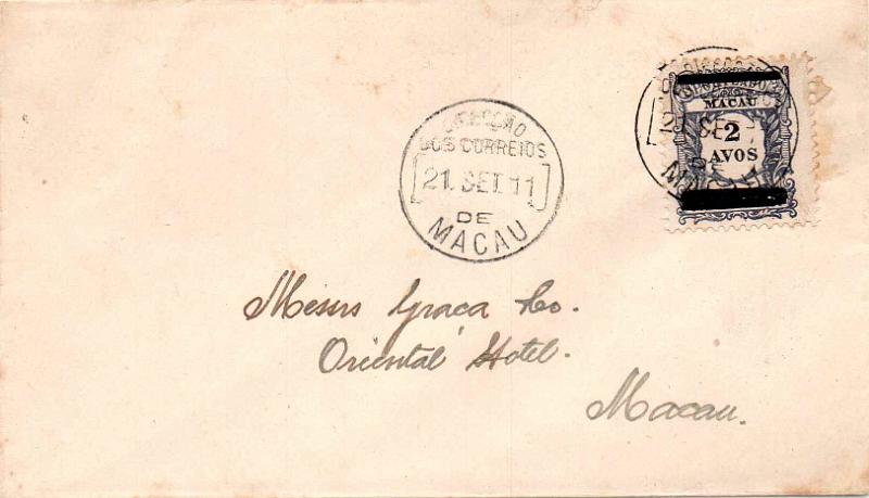 1513.jpg -     Lote:    1513                   Descrição:         1910 &mdash; Selos de Porteaoo com sobrecarga. Sobrescrito circulado em Macau (21.09.11) com selo de 2 avos ardósia CE143, com a sobrecarga invertida. MB.        Carta       Valor Base:     &euro; 30,00     Valor Venda:     &euro;      
