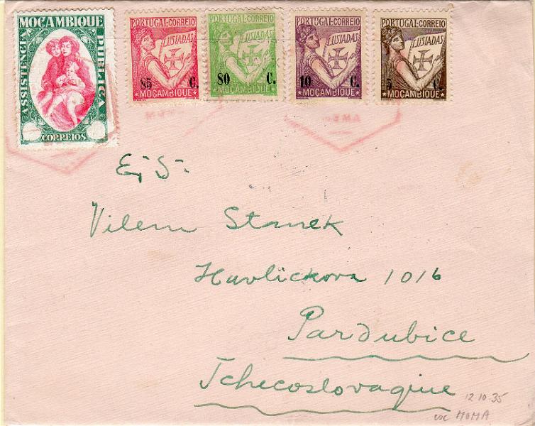 1602.jpg -     Lote:    1602                   Descrição:         1933 &mdash; Lusíadas + Imposto Postal * Assistência Pública. Sobrescrito circulado de Moma (19.10.35) para a Checoslováquia, com trânsito por Nampula (21.10.35), com selos de 5, 10, 80 e 85c CE271, 272, 281 e 282 + selo de imposto postal CE IP39 verde e carmim sem impressão da taxa. Carimbo hexagonal de MOMA batido a vermelho + hexagonal a vermelho mudo (sem localidade). MB.        Carta       Valor Base:     &euro; 70,00     Valor Venda:     &euro;      