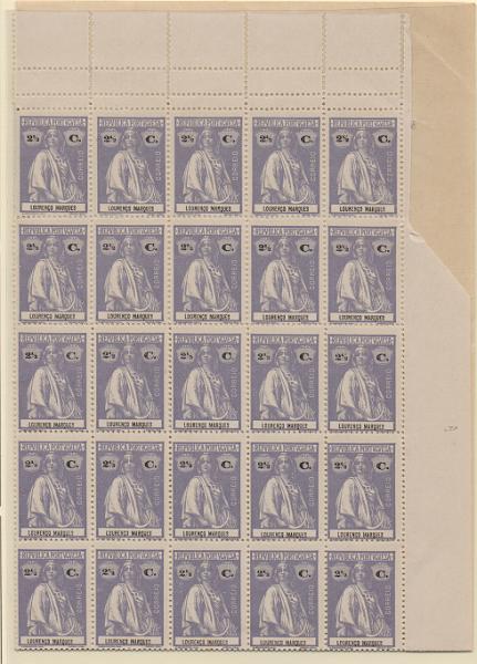 1631.jpg -     Lote:    1631                   Descrição:         1912 &mdash; Ceres. CE122. 2 &frac12; c violeta claro, denteado 15x14, papel pontinhado. Folha completa com 100 selos, com dentado deslocado e triplo denteado no bordo superior. Bom lote para estudo de variedades de cliché. Valor de catálogo &euro; 140,00.        ***       Valor Base:     &euro; 20,00     Valor Venda:     &euro;      